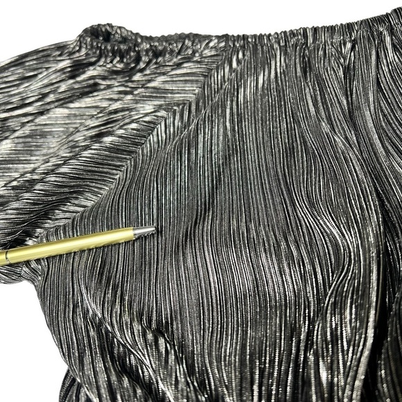 SAN JOY Silver Black Metallic Off The Shoulder Pleated Romper Size S - Picture 13 of 16